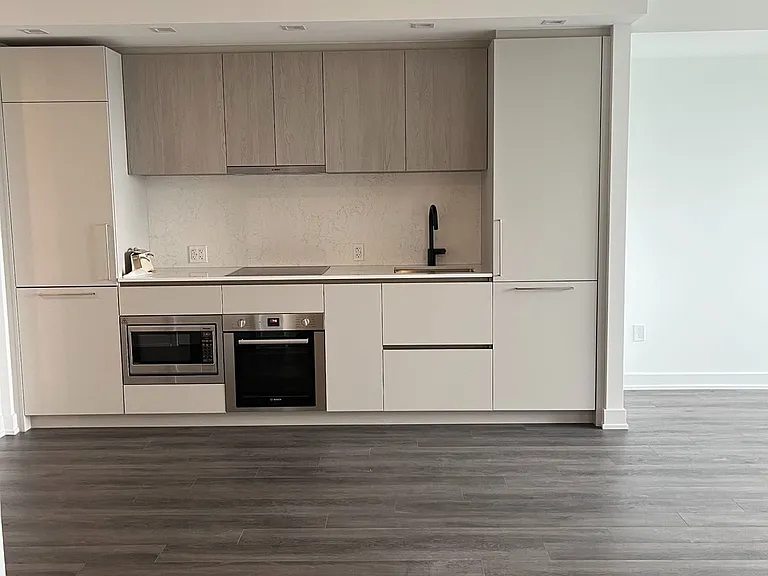 609 Sherbourne St #3405 — Photo 2