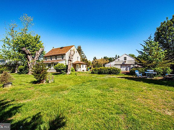 3rd image of 236 Homestead Ave