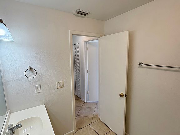 4th image of 17466 Barbara Dr