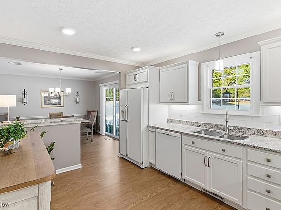 2nd image of 10242 Brighton Cir