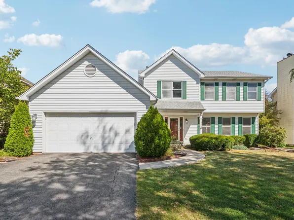 2832 Mapleside Ct, Aurora, IL 60502