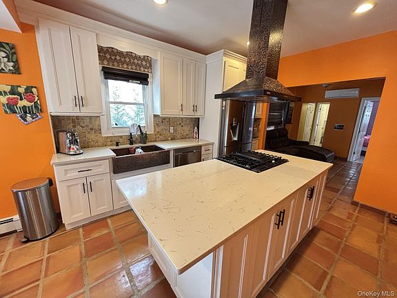 3rd image of 45 Lynbrook Avenue