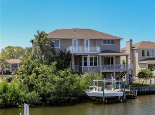 219 Manatee Ln, Tarpon Springs, FL 34689