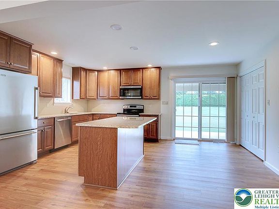 3rd image of 1057 Decatur St