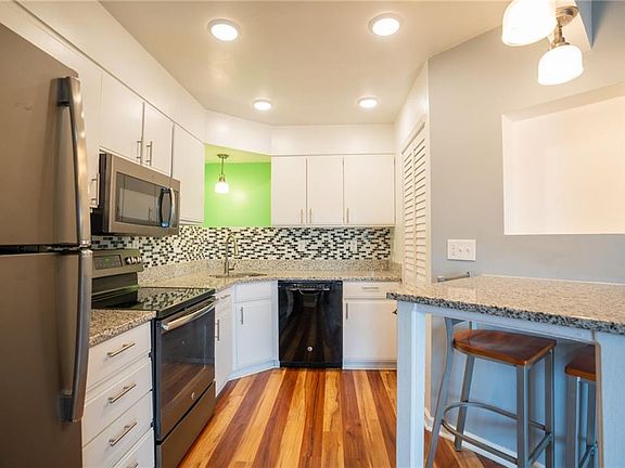 4th image of 1404 Becks Ct