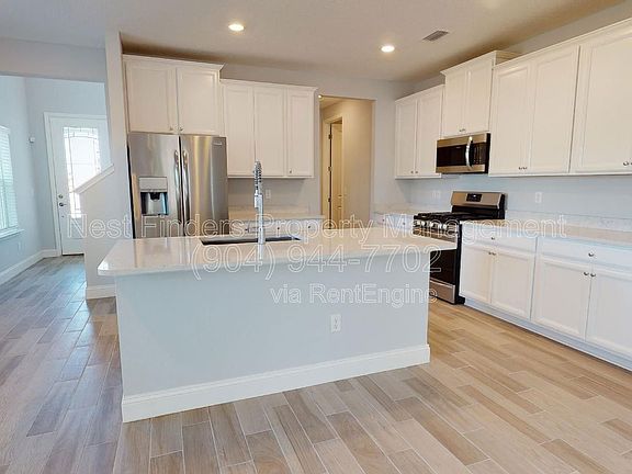 3rd image of 307 Killarney Ave