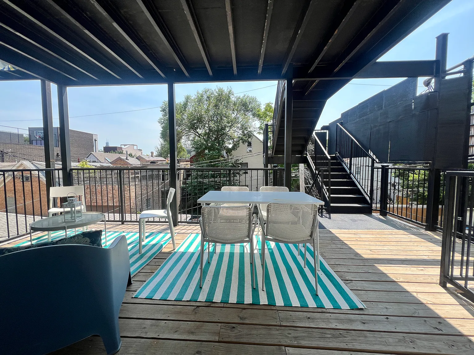 3 bed, 1200 sqft, $3,500 — Photo 2