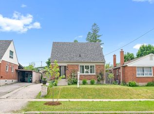 16 Bergen Rd, Toronto, ON M1P1R9