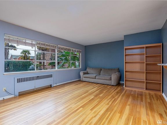 5th image of 314 N G St APT D1