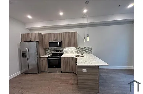 2114 N Franklin St #1A Photo 1