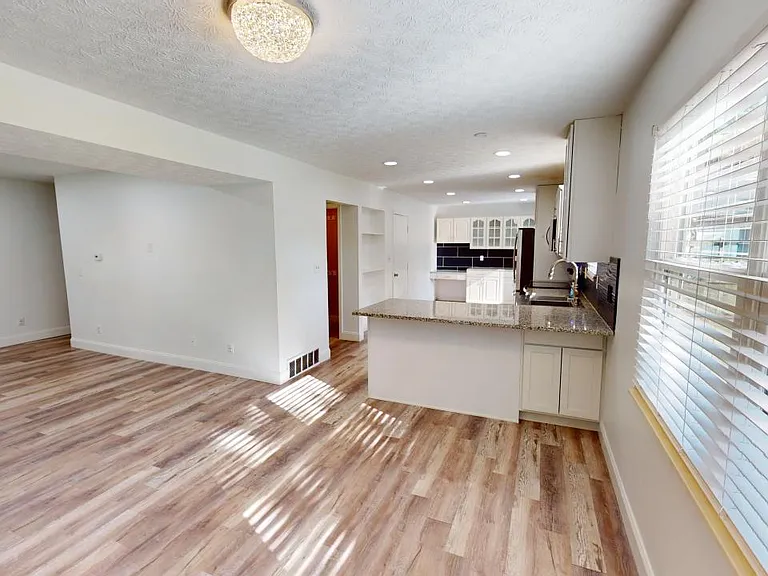 4911 McKenna Ct — Photo 8