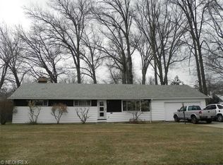 25407 Conover Dr, Bay Village, OH 44140