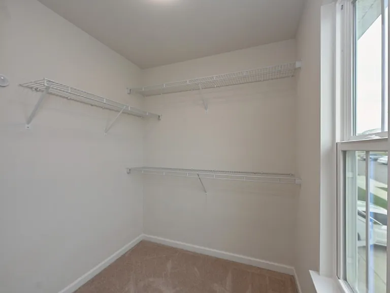 633 Exmoor Dr — Photo 16