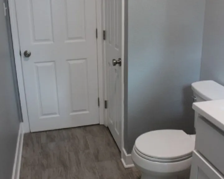 708 Houchin St — Photo 17