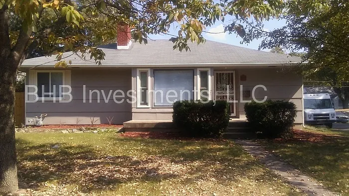 3701 N Layman Ave photo 1