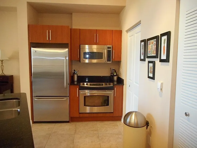 600 S Dixie Hwy #452 — Photo 3