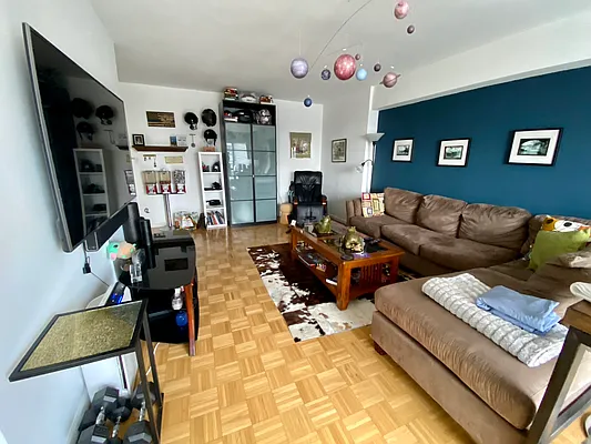 Rented by Solow Realty | media 6