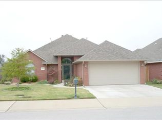 420 Prestwick St, Norman, OK 73072