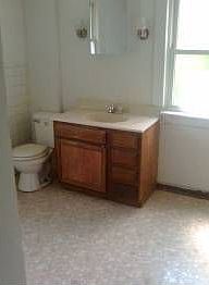4th image of 212 W Miller Ave