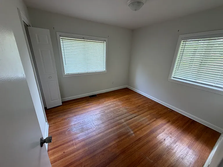 501 Cheri Ln — Photo 4