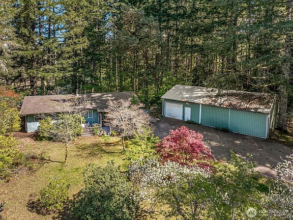 3rd image of 1487 SW Chipmunk Hill Lane