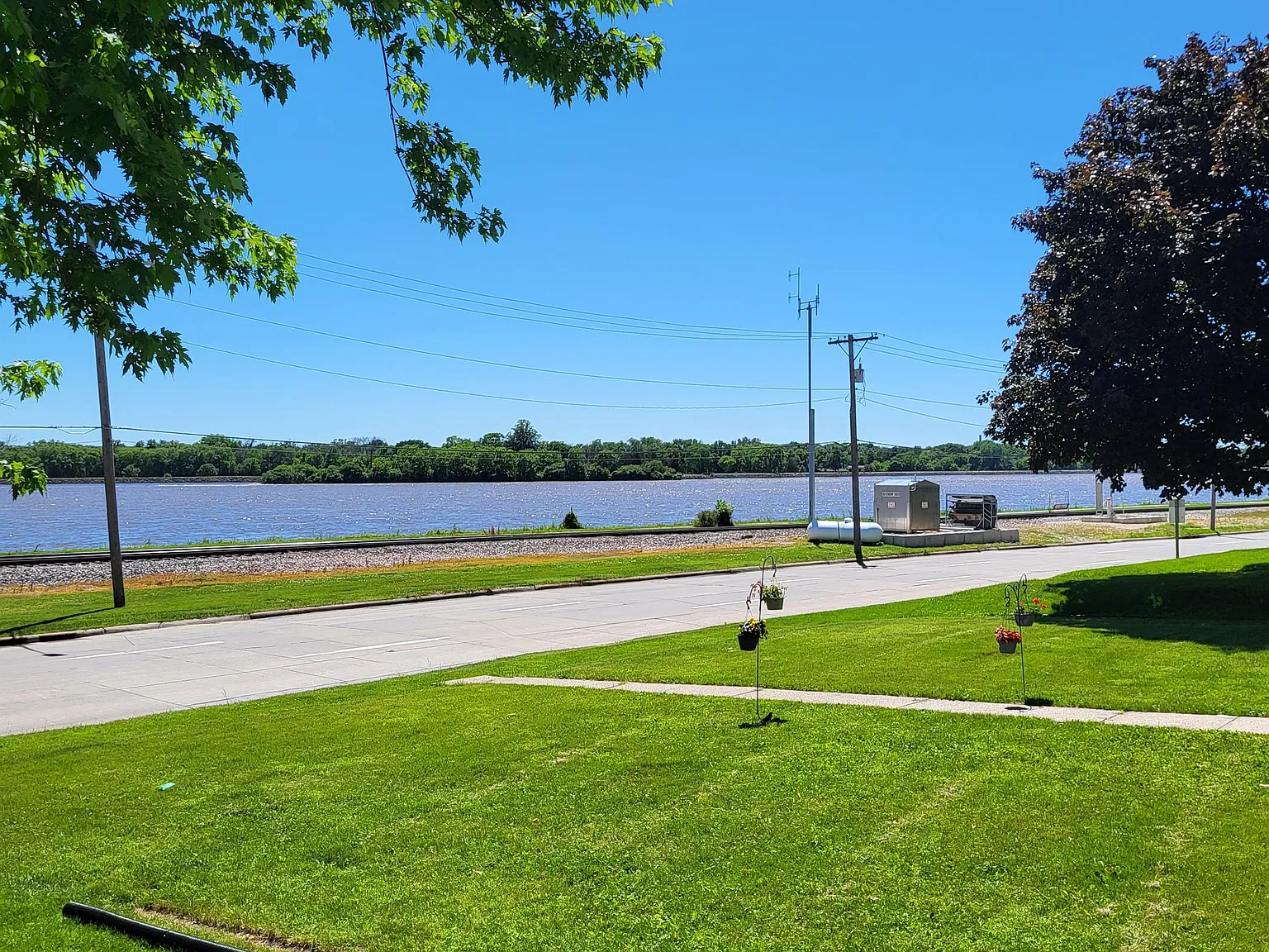 744 River Dr - 1 — Photo 2
