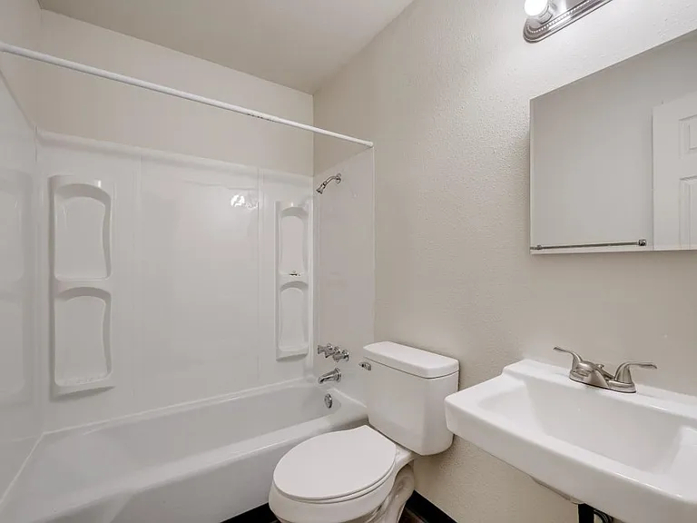 Mariner II Apartments — Photo 38