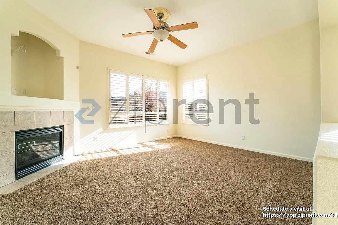 100 Canterbury Ct photo 1