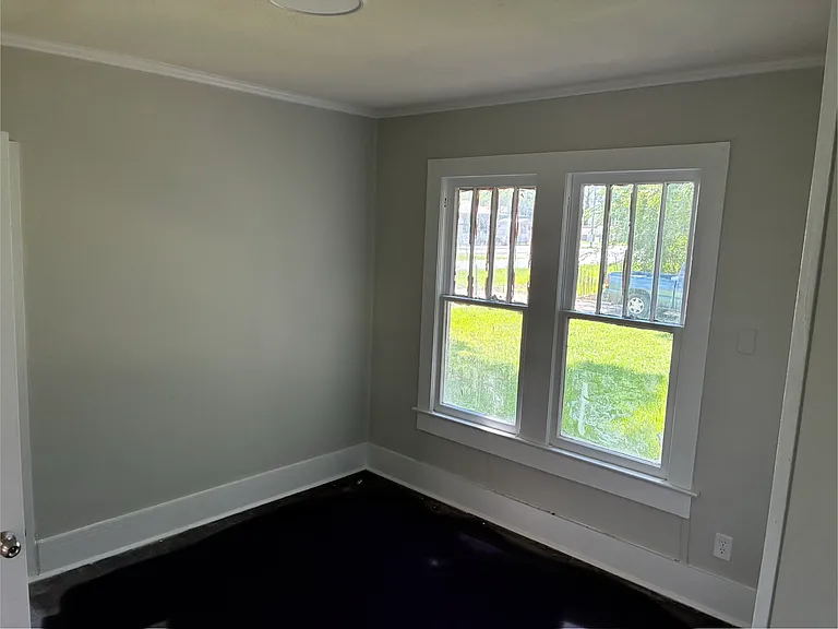 227 N Western Ave — Photo 5
