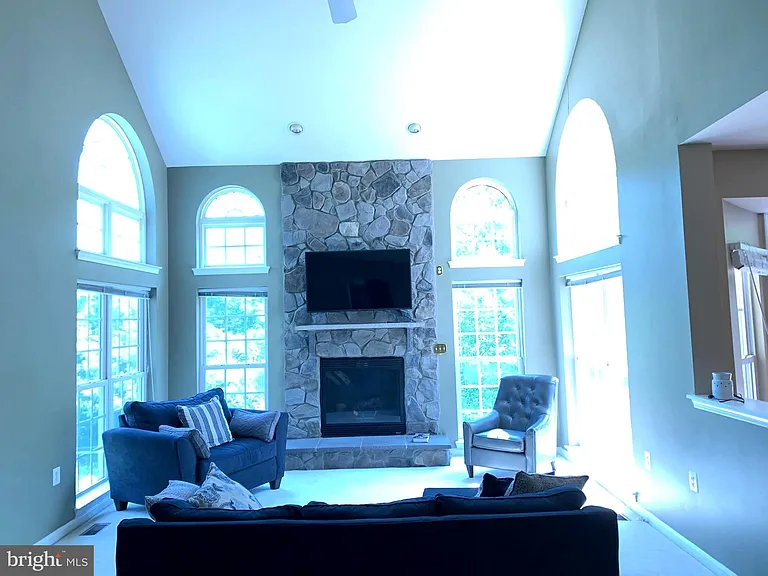 17090 Anns Brook Ct — Photo 11