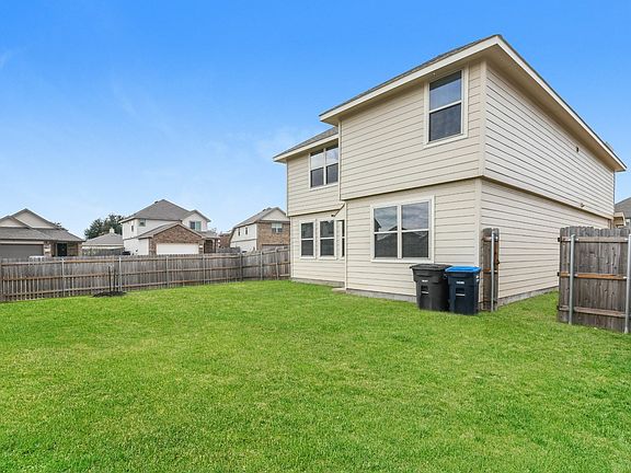 5th image of 8309 Runner Oak Ln
