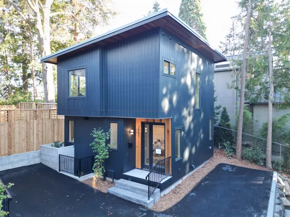 3951 W Barrett Ln, Seattle, WA 98199