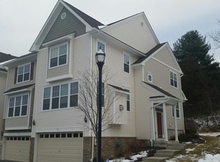 812 Hawthorn Way, New Windsor, NY 12553