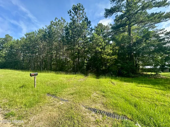 5769 McKinley Dr, Macon, GA 31220