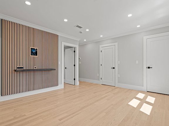 4th image of 29 Hanson St