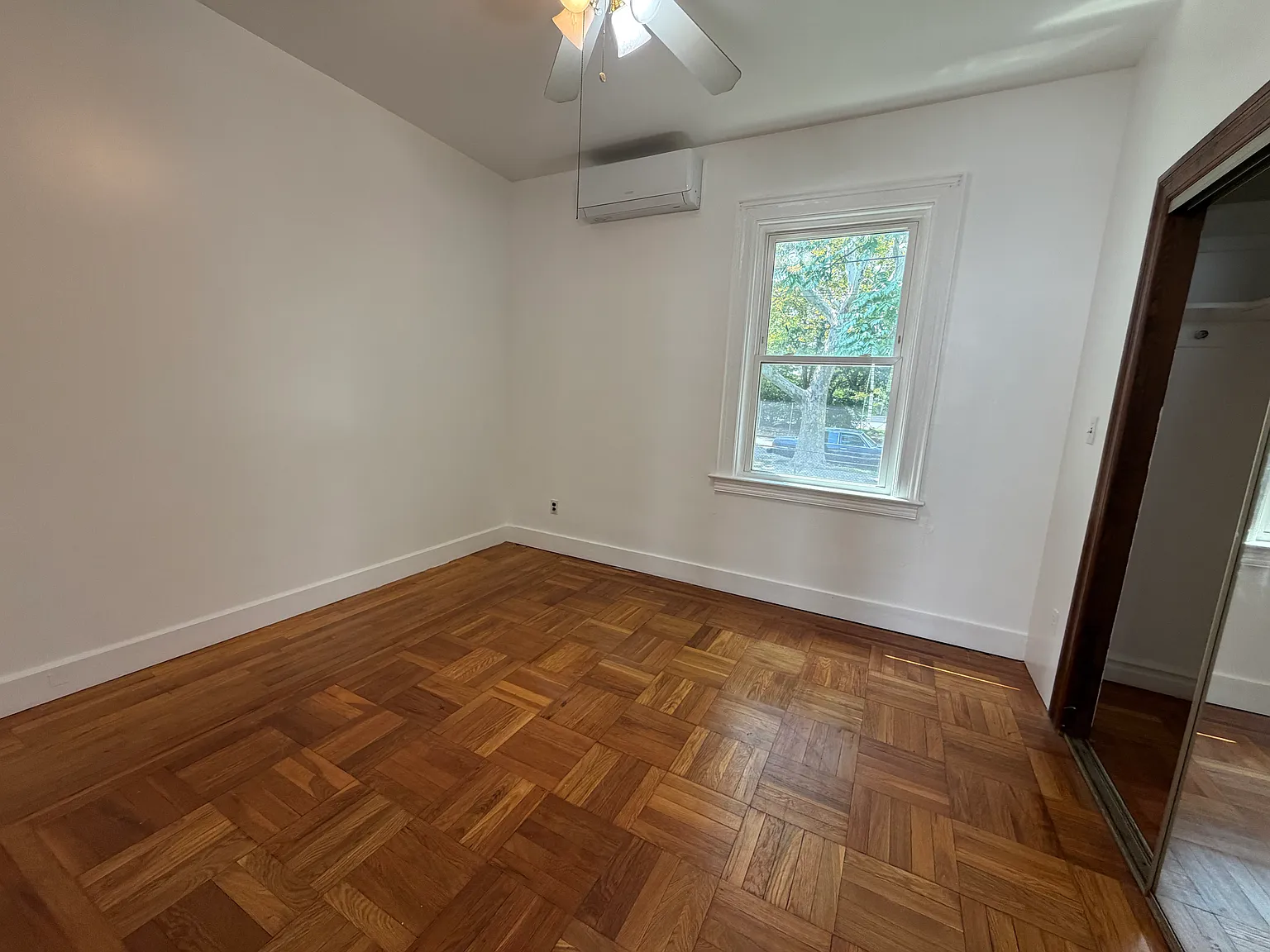 3 bed, 1000 sqft, $3,500 — Photo 3