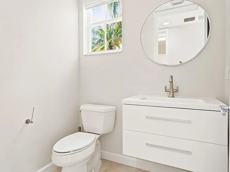 207 Isle Verde Way — Photo 32