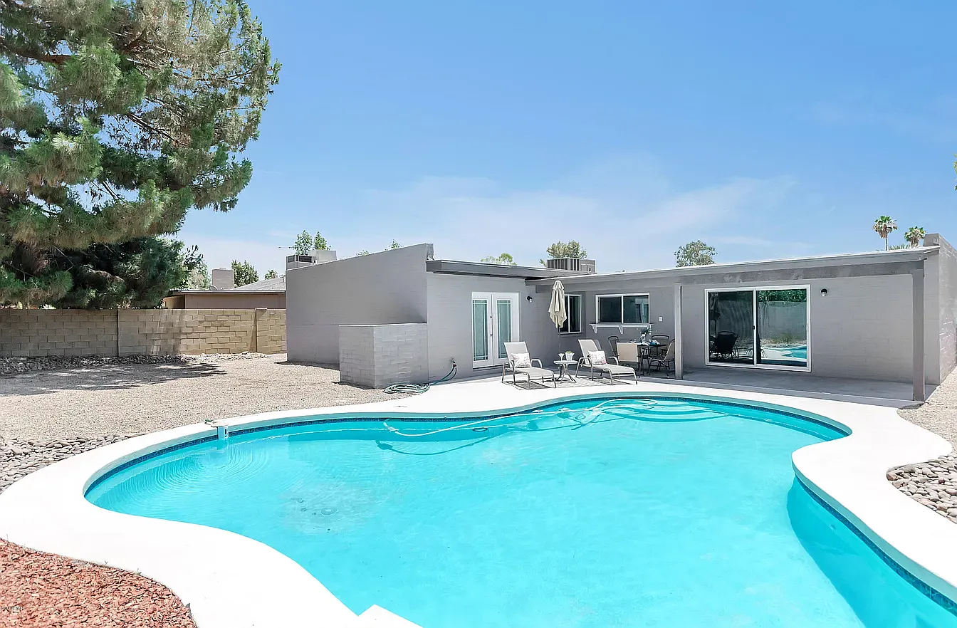 4 bed, 2050 sqft, $2,850 — Photo 3