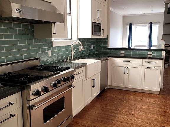 5th image of 1513 Baker St
