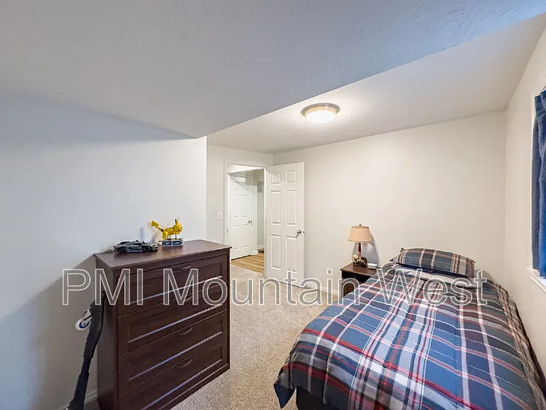 607 E 1250 S — Photo 52
