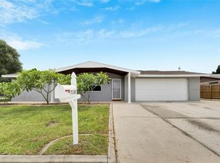 7100 Maplehurst Dr, Port Richey, FL 34668