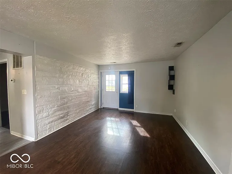 205 Baronne St — Photo 2