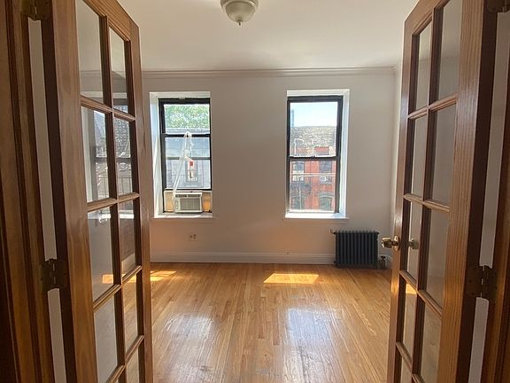 2nd image of 158 Stanton St