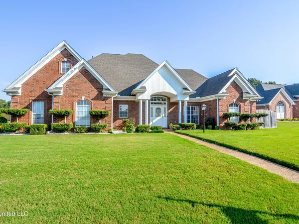 1612 Crossing Dr, Horn Lake, MS 38637