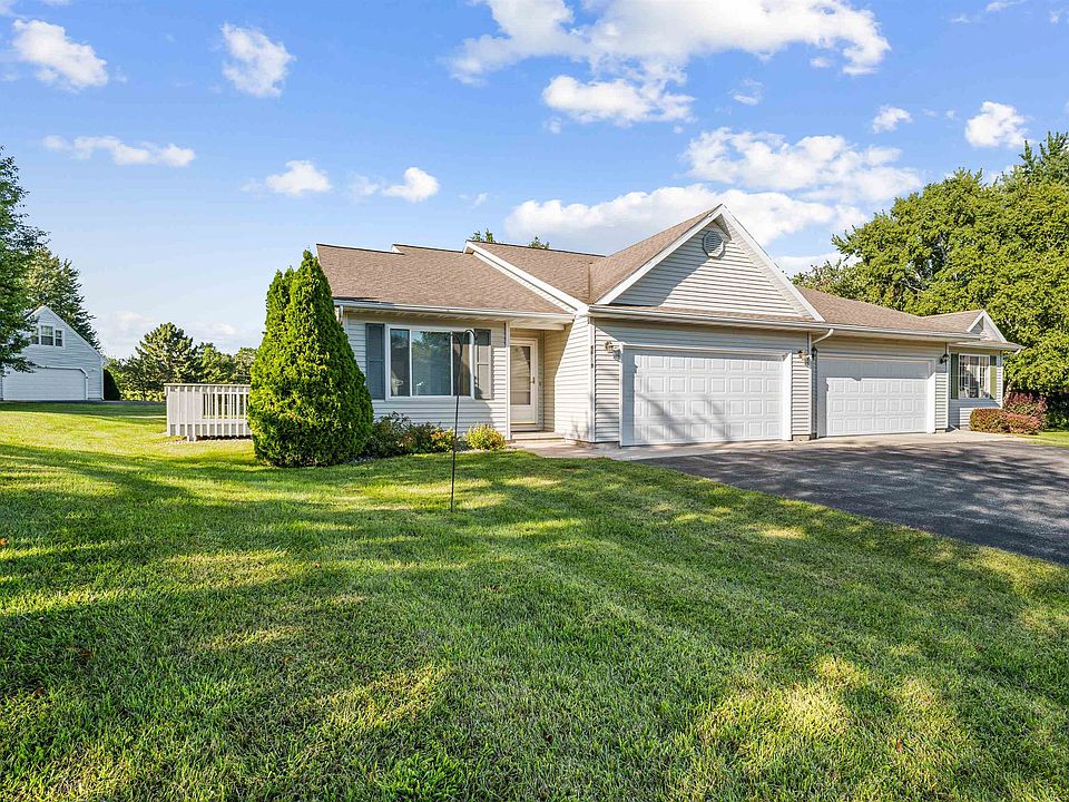 1st image of N6009 Heritage Dr #12