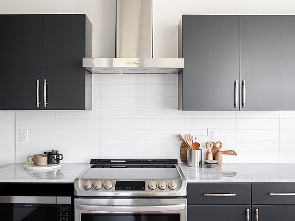 Brazilian Calacatta Marble Countertops Custom Cabinetry