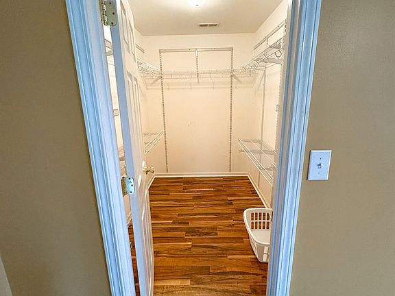 5th image of 2350 Dianne Ave #D