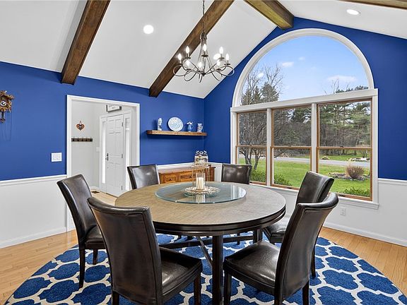 4th image of 5 Arrowood Ln