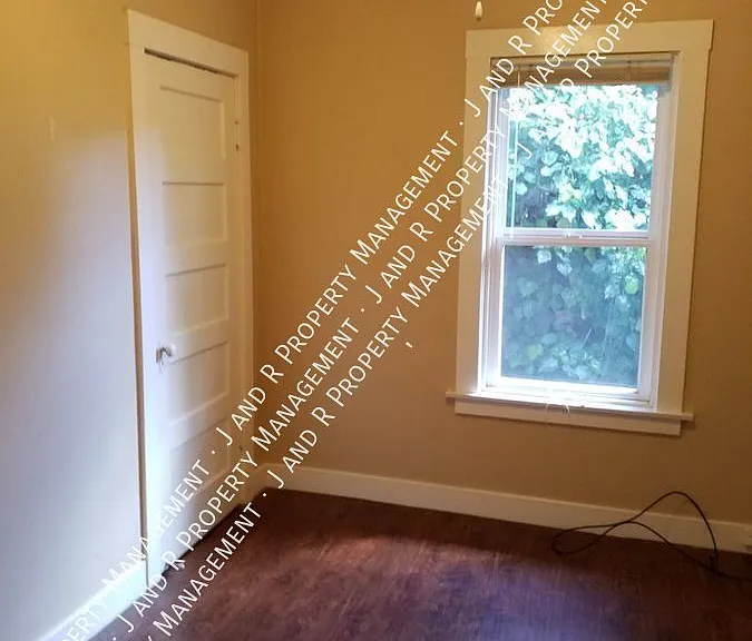 4311 V St #2 — Photo 8
