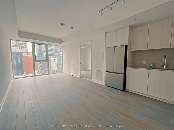 357 King St W, Toronto, ON